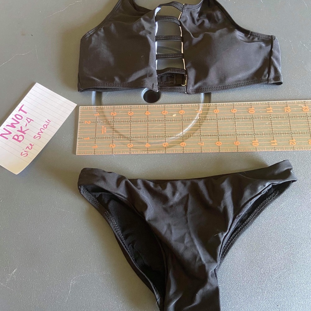 NWOT Cute black strappy Bikini